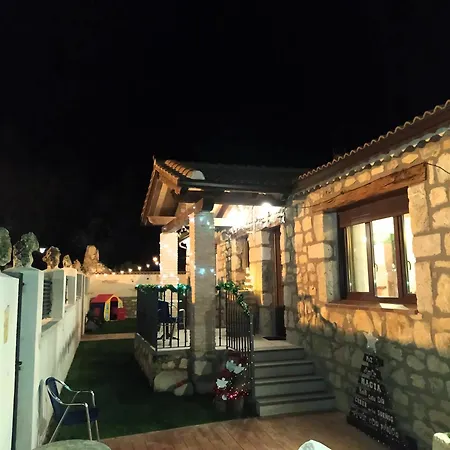 Casa Entre Hoces10-12paxjardin Y Barbacoa Holiday home *