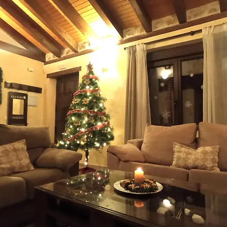 Casa de Férias Casa Entre Hoces10-12paxjardín Y Barbacoa Fuentemizarra