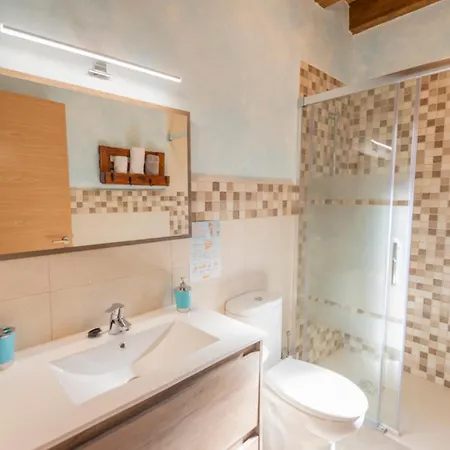Holiday home Casa Entre Hoces10-12paxjardin Y Barbacoa Fuentemizarra