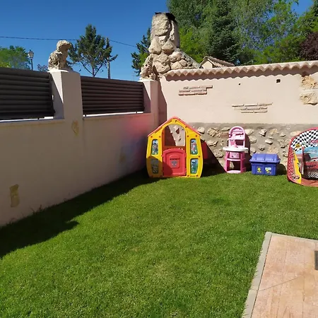 Casa de Férias Casa Entre Hoces10-12paxjardín Y Barbacoa *