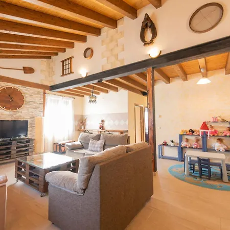 Holiday home Casa Entre Hoces10-12paxjardin Y Barbacoa Fuentemizarra