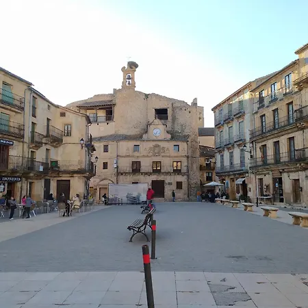 Casa de Férias Casa Entre Hoces10-12paxjardín Y Barbacoa Fuentemizarra
