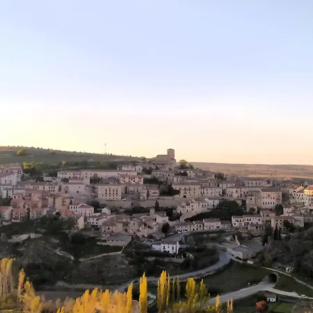 Casa Entre Hoces10-12paxjardín Y Barbacoa Fuentemizarra