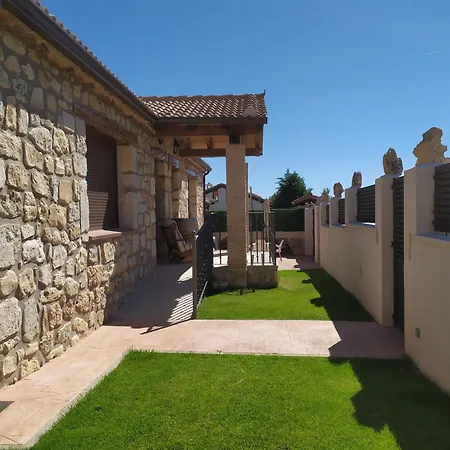 Holiday home Casa Entre Hoces10-12paxjardin Y Barbacoa Fuentemizarra