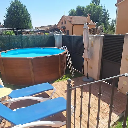 Casa de Férias Casa Entre Hoces10-12paxjardín Y Barbacoa Fuentemizarra