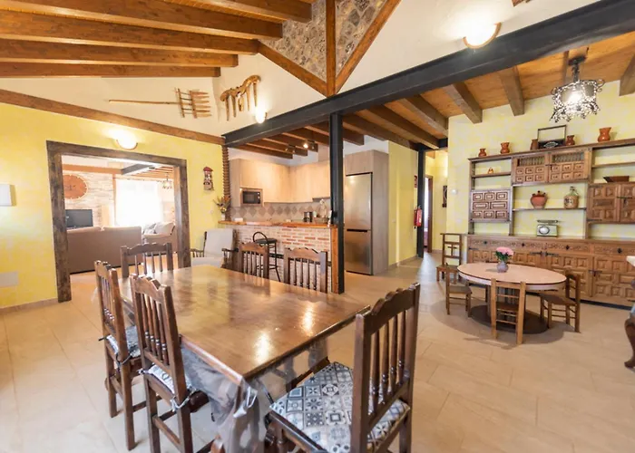 Casa Entre Hoces10-12paxjardín Y Barbacoa Сasa de vacaciones