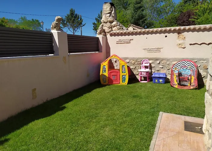 Сasa de vacaciones Casa Entre Hoces10-12paxjardín Y Barbacoa *