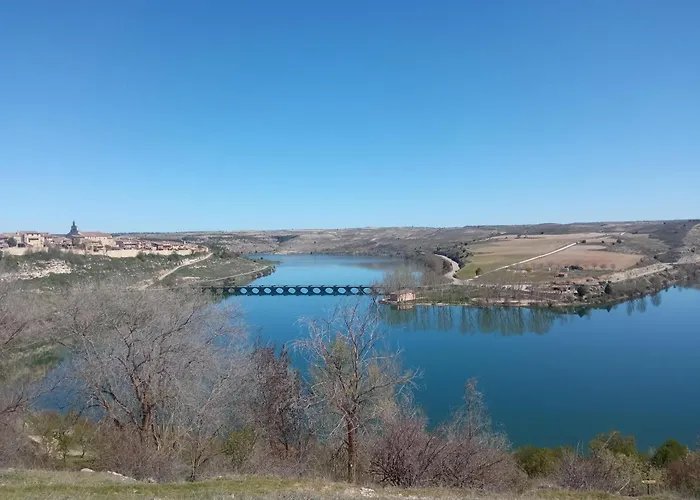 Сasa de vacaciones Casa Entre Hoces10-12paxjardín Y Barbacoa
