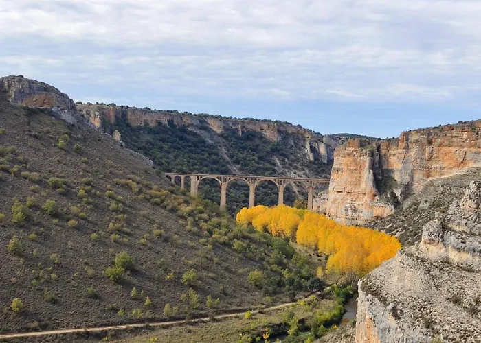 Сasa de vacaciones Casa Entre Hoces10-12paxjardín Y Barbacoa Fuentemizarra