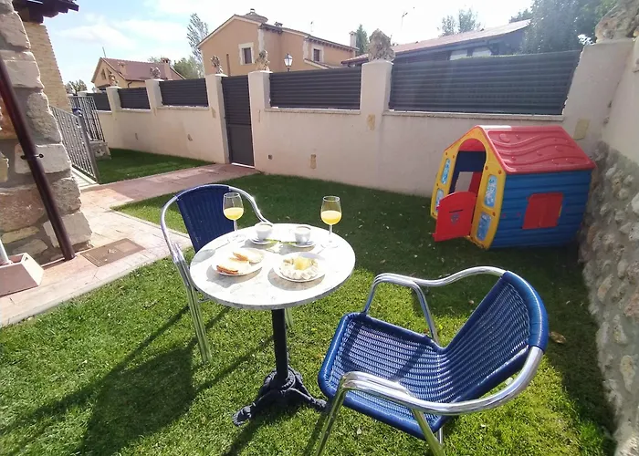 Casa Entre Hoces10-12paxjardín Y Barbacoa Сasa de vacaciones Fuentemizarra